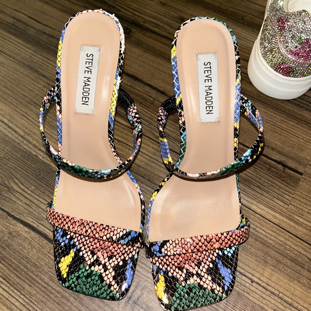 Steve Madden print strappy heel